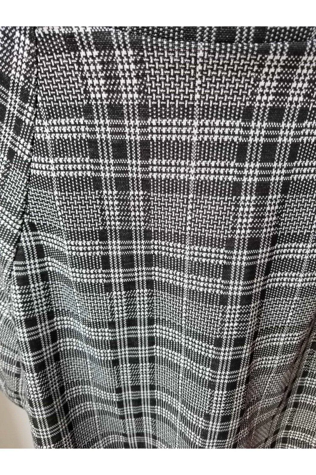 H&M women's black and white, checker, mini skirt size S