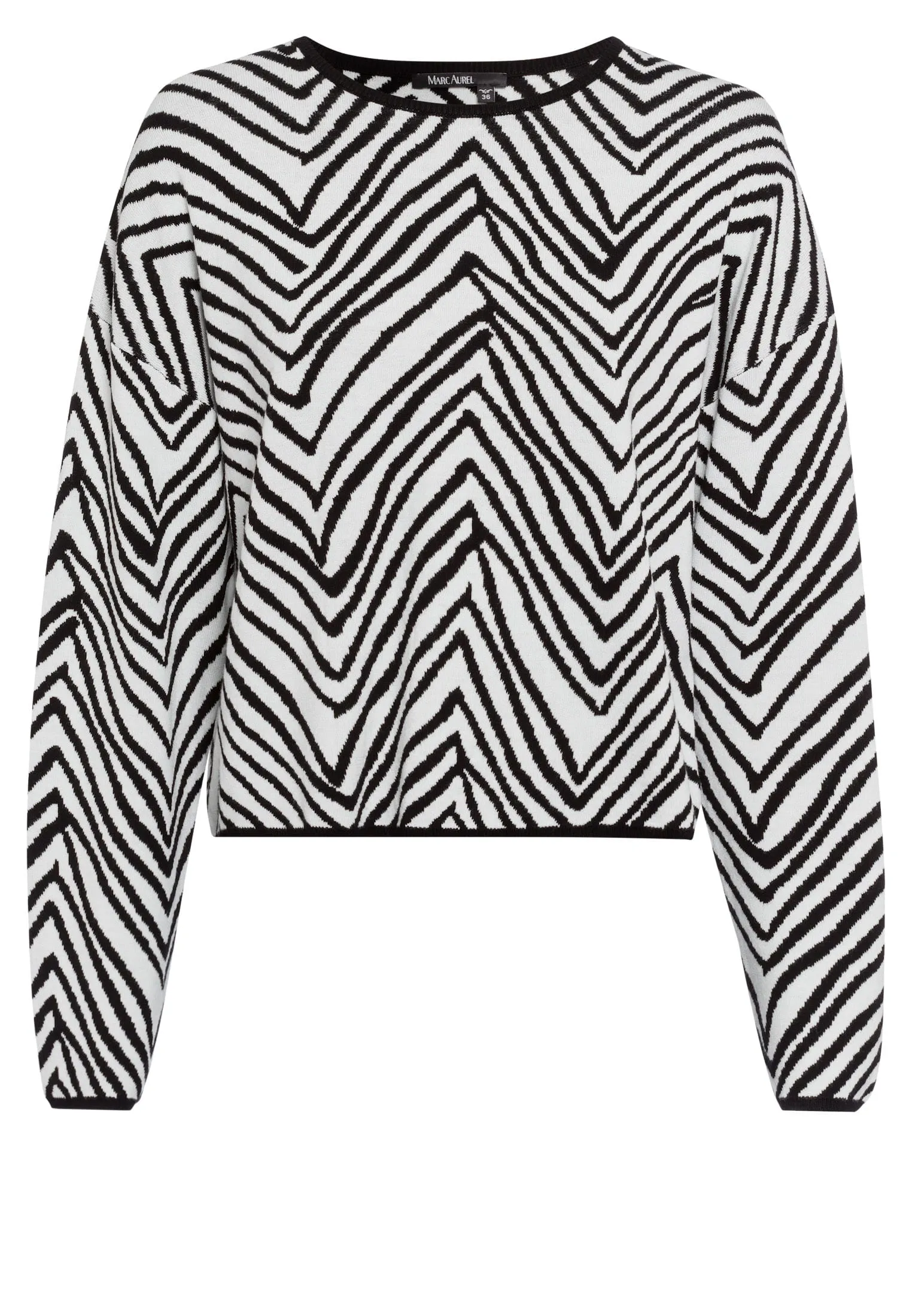 Sweater in Blow-up Herringbone Jacquard