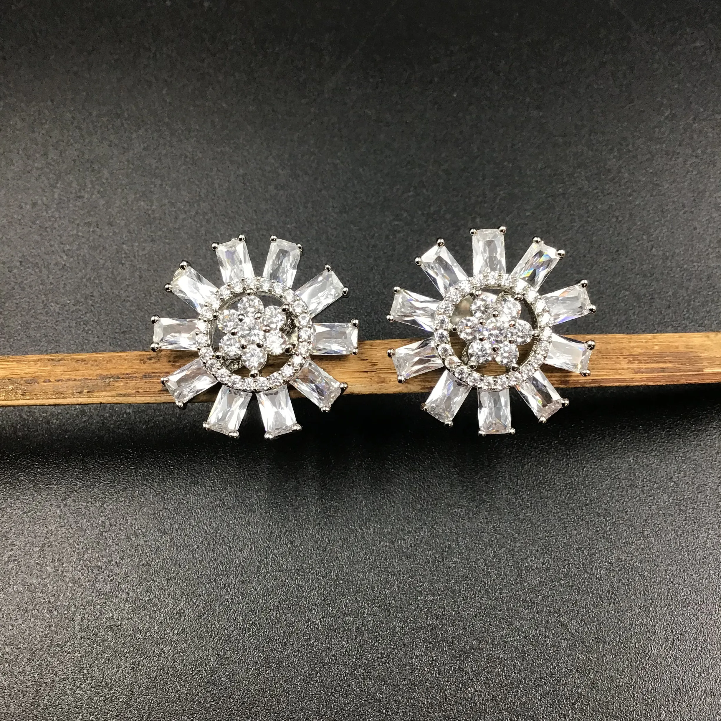 Tops/Studs Zircon/AD 3300-08